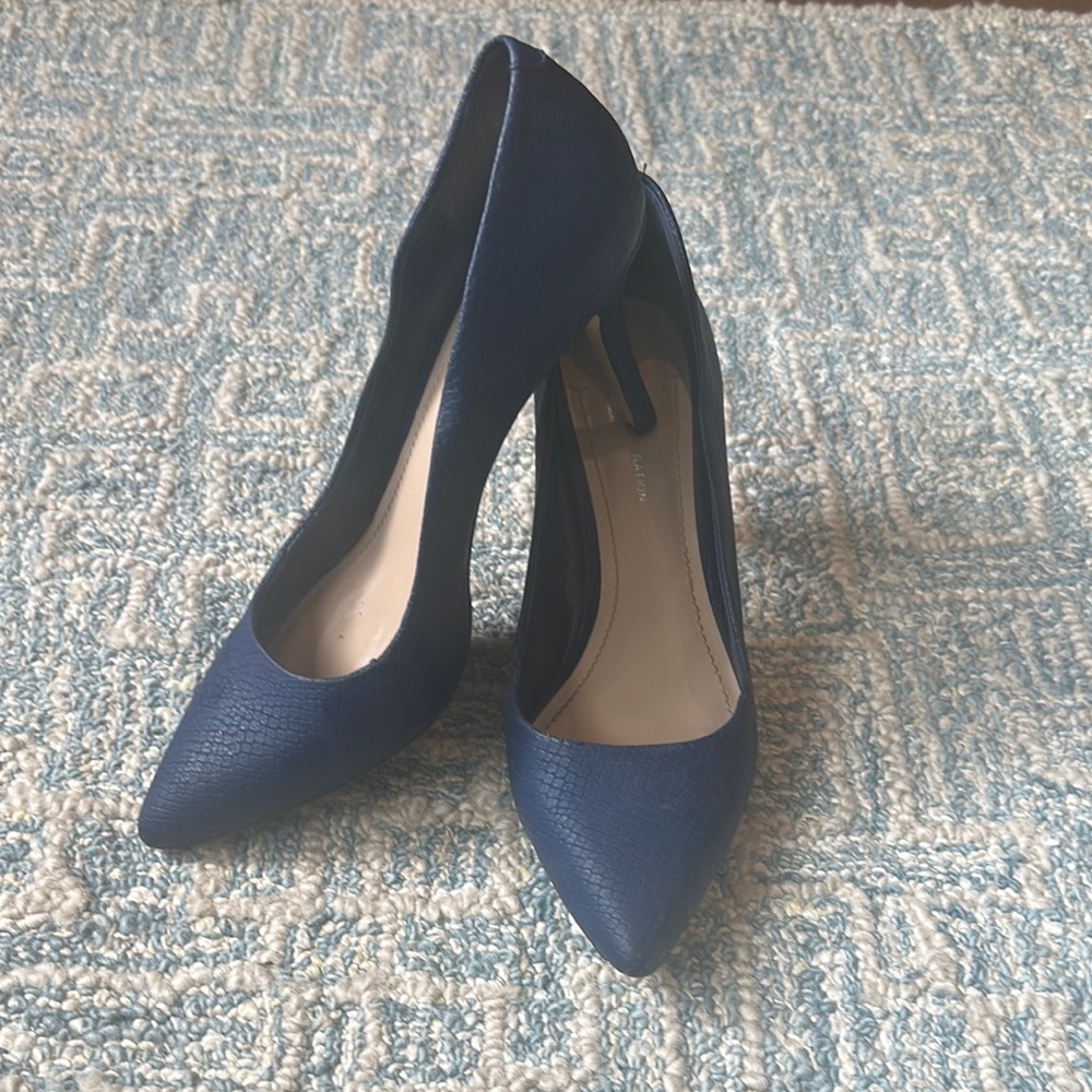 BCBGeneration Deep Blue Heels